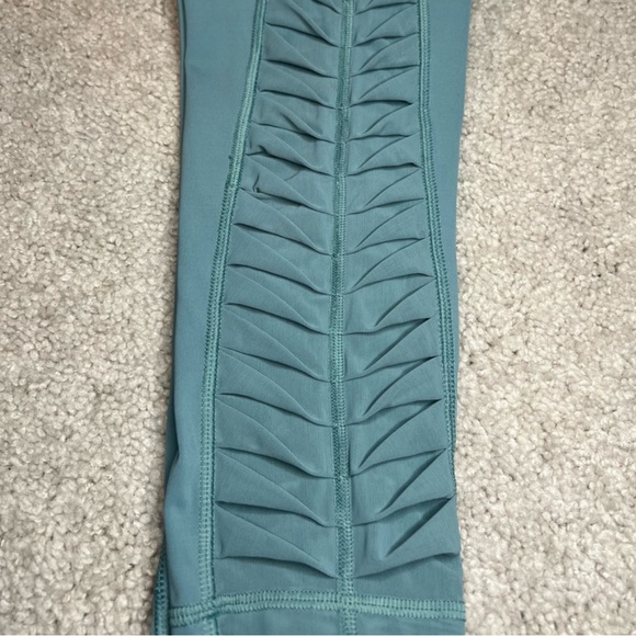 Victoria Secrets Sports - Total Knockout Tight - Size Medium - Picture 12 of 16